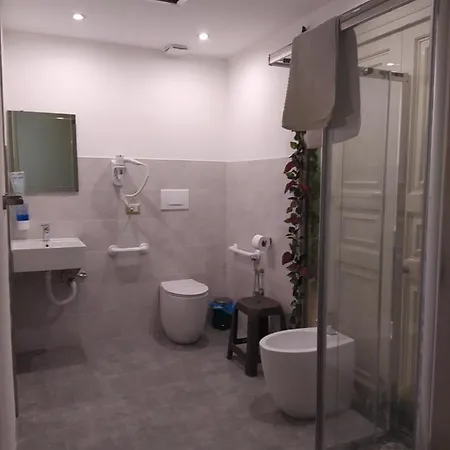 Casa de hóspedes Let's 4*