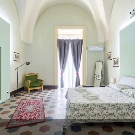 Guest house Let's 4*